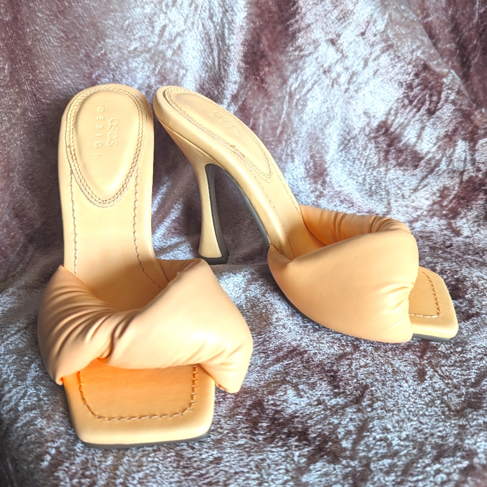 ASOS DESIGN Orange Sherbet Colored Puffy Heels Sz 4